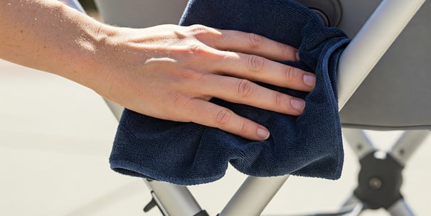 Čištění a servis dětských kočárků.