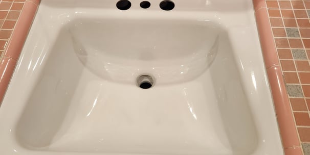 pink sink refinished in white color in longview texas