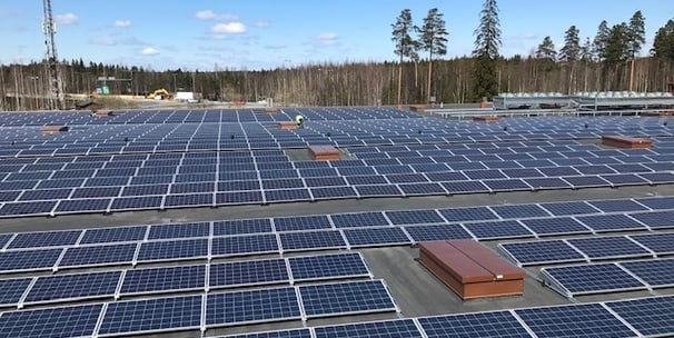 Aurinkopaneelit yritykselle