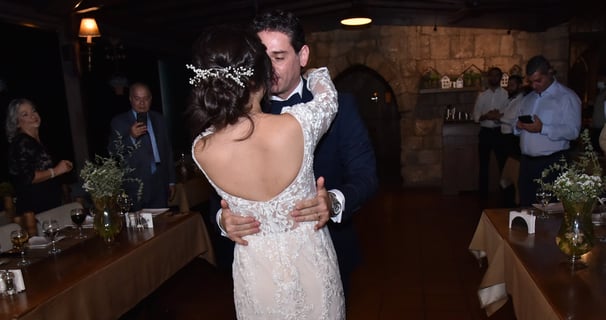 Mekhael Srour and Samar Kal Youssef first dance