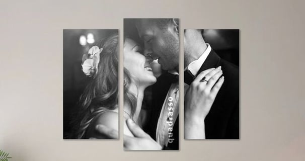 Tablou triptic personalizat – sărut romantic în alb-negru pe pânză, canvas de cuplu