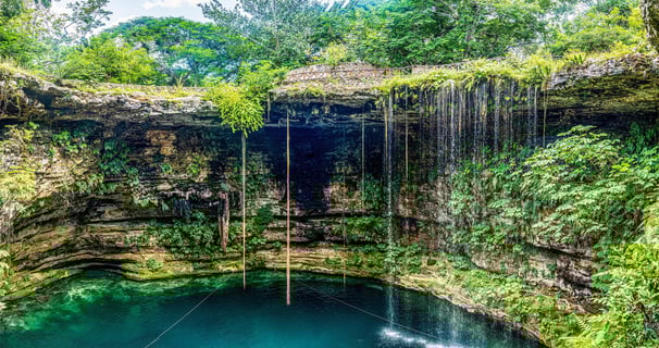 Cenote selva maya excursion Chichen Itza