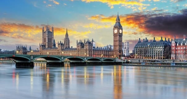 london city view through the thames river, tower of london, buckingham palace