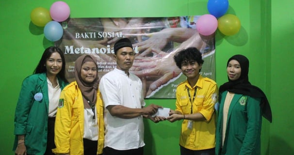 Penyerahan Sumbangan Kepada Panti Asuhan Yatim Al-Andalusia