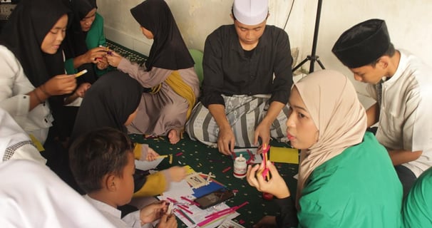 Implementasi Pembuatan Kerajinan dari Stik Ice Cream