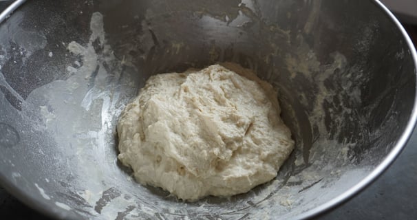 pâte à pinsa en cours de fabrication