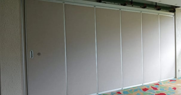 pintu penyekat ruangan pireki jogja