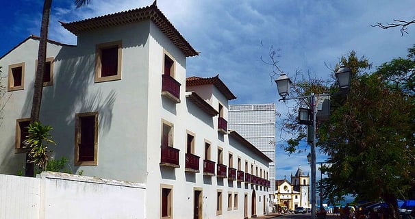 Museu de Arte Sacra em frente a Praça do Alto da Sé em Olinda