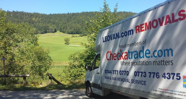 Leovan Moving Company truck