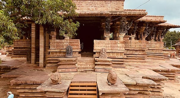 Ramappa temple - Hyderabad to Bangalore tour package