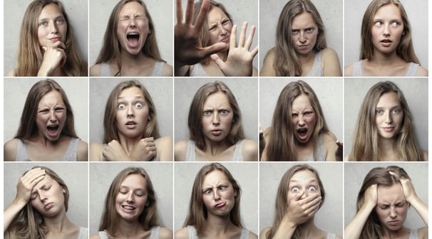 Photos d'une femme avec toutes ses émotions