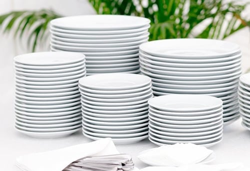 Locação de pratos e talheres para eventos - kits completos para festas e casamentos