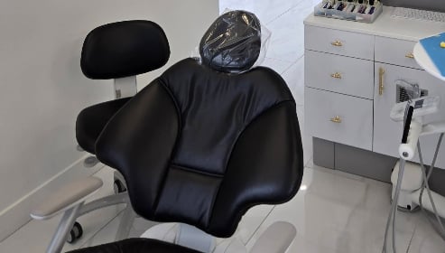 Dental chair cleaning in Toronto clinic