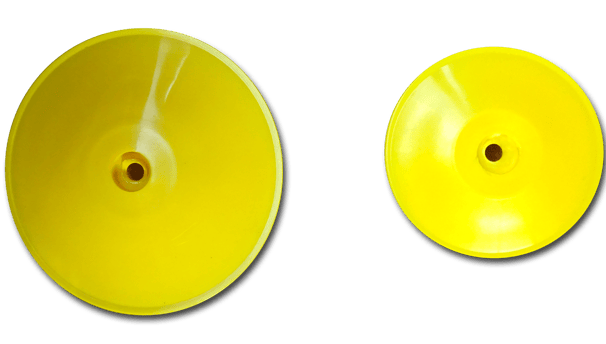 dos reductores redondos amarillos