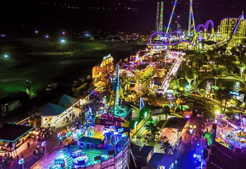 vu du ciel du parc d'attraction fabrikus