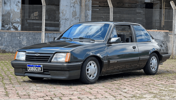 carro placa preta