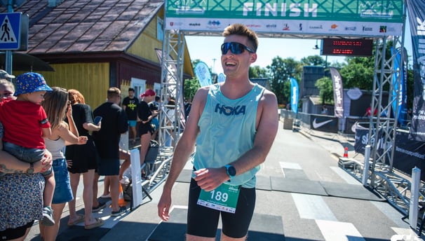 enduranceID athlete on the triathlon finish line 