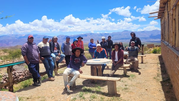 grupo de emprendedores de turismo rural reunidos en la comunidad indígena de Pucara