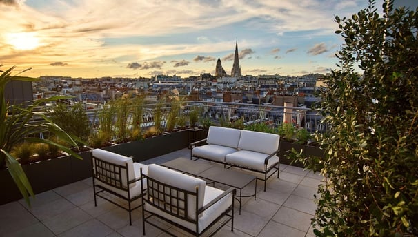 Hôtel Plaza Athénée balcony view