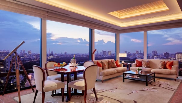 The Peninsula Tokyo lounge