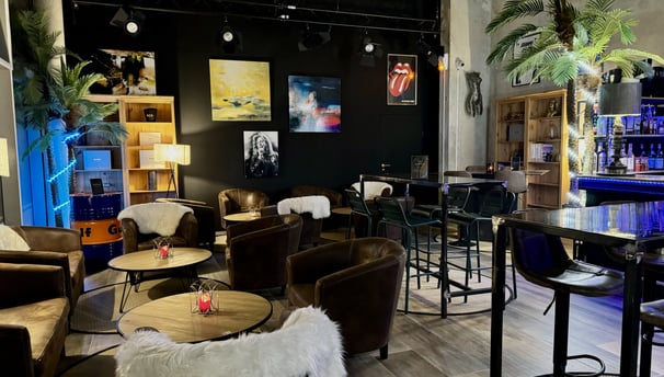 Yacht Club salon convivial
