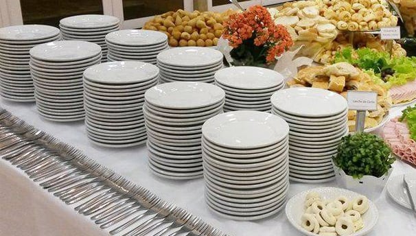 Locação de pratos, talheres, copos, toalhas e muito mais.