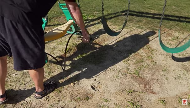 Applying organic weed control fuid