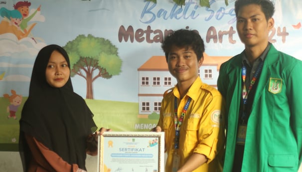 Penyerahan Sertifikat Kepada Panti Asuhan Al-Hidayah