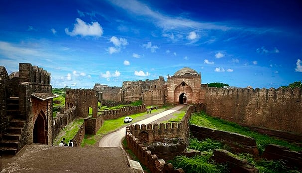 Gulbargha fort - Hyderabad to Bangalore tour package