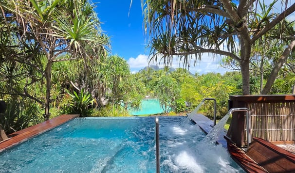 four-seasons-bora-bora-spas