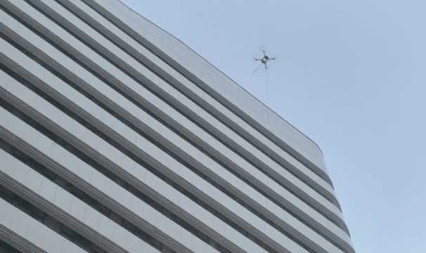 Drone para bomberos y limpieza de edificios