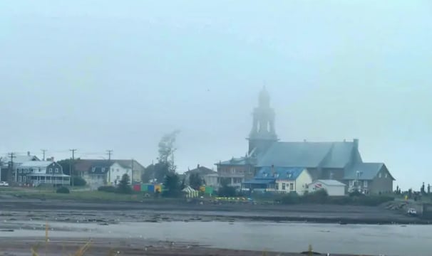 (les) Basques, église, village, , fleuve.