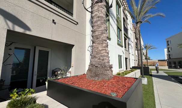 luxury apartment mulch