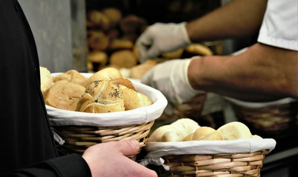 L'association Regards récupère des denrées invendues pour les redistribuer aux personnes en situatio