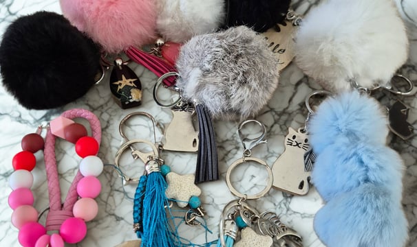 a bunch of key chains with keychains and keychains