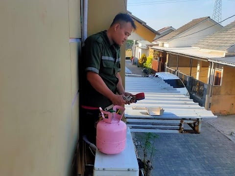 Layanan service AC dan Kulkas Pekanbaru panggilan terdekat dengan garansi kepuasan pelanggan dan har