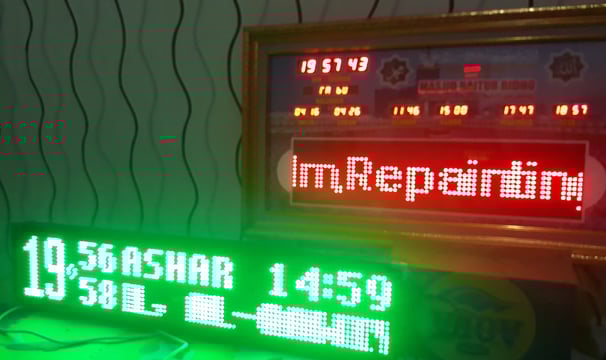 jadwal sholat digital memakai running tesk