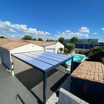 Pergola aluminium avec toit polycarbonate