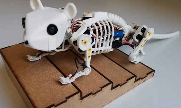 Robotic mouse with flexible spine moves with greater Speed and Agility