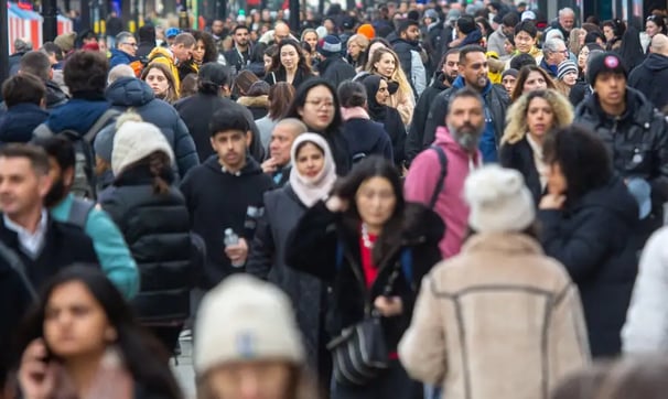 Life Expectancy gap between Men and Women is closing Worldwide