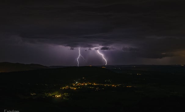 Double impact de foudre depuis les hauteurs de Lauret (34) 30/05/2023