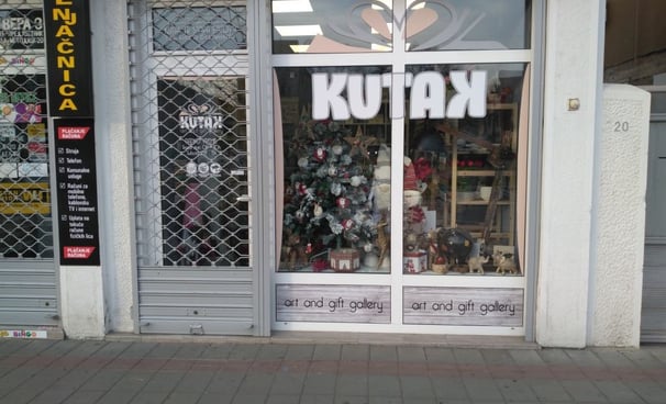 Kutak Stara Pazova izlog prodavnice