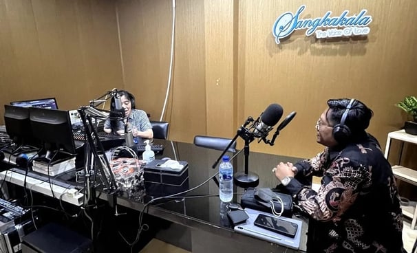 Anthonius Adhi Soedibyo saat diundang mejadi narasumber di Radio Sangkakala Surabaya