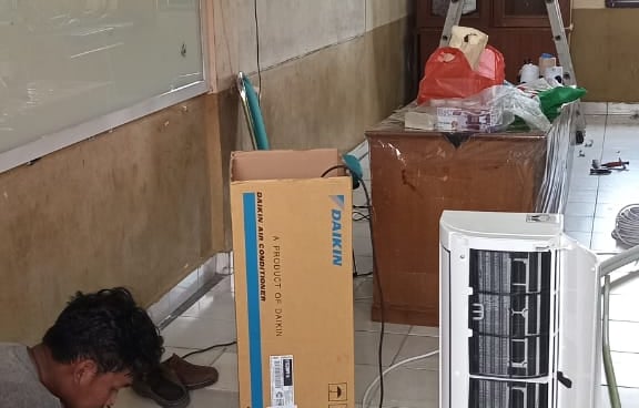 Pemasangan AC Daikin