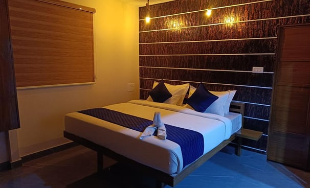 kurumbalakotta resort room