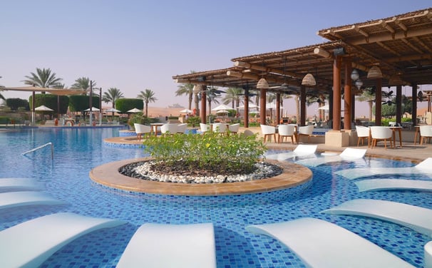 anantara-qasr-al-sarab-main-pool-2