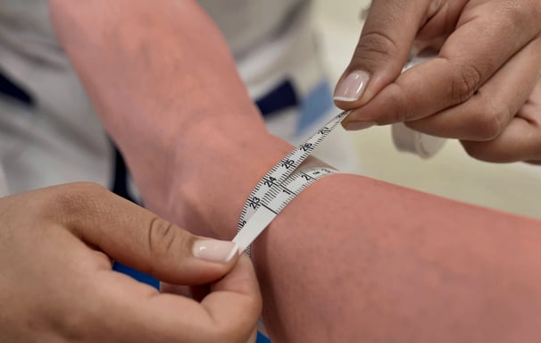 COMERCIAL CLINICO VIDEO MARKETING PARA AMBITO MEDICO Y CLINICO, DENTAL, PROTESIS, HOSPITALES, CIRUJI