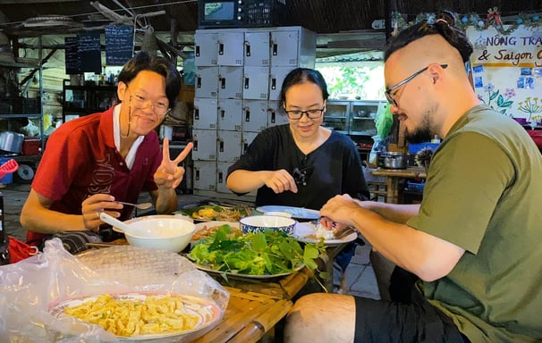 Join us in the open kitchen and learn how to make your favorite Vietnamese dishes.