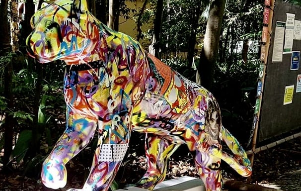 A Jaguar Parade, uma exposição de arte urbana, foi realizada em São Paulo.