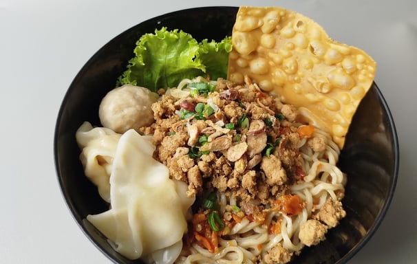Mie Komplit NYOSS